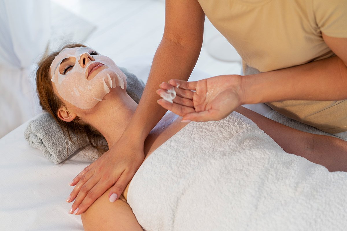 Collagen facial mask treatment