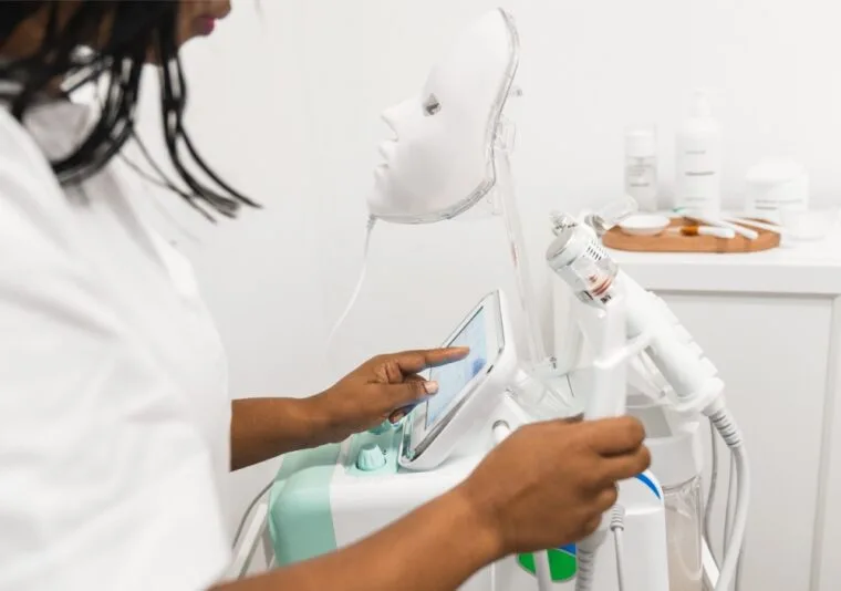 Hydra Facial