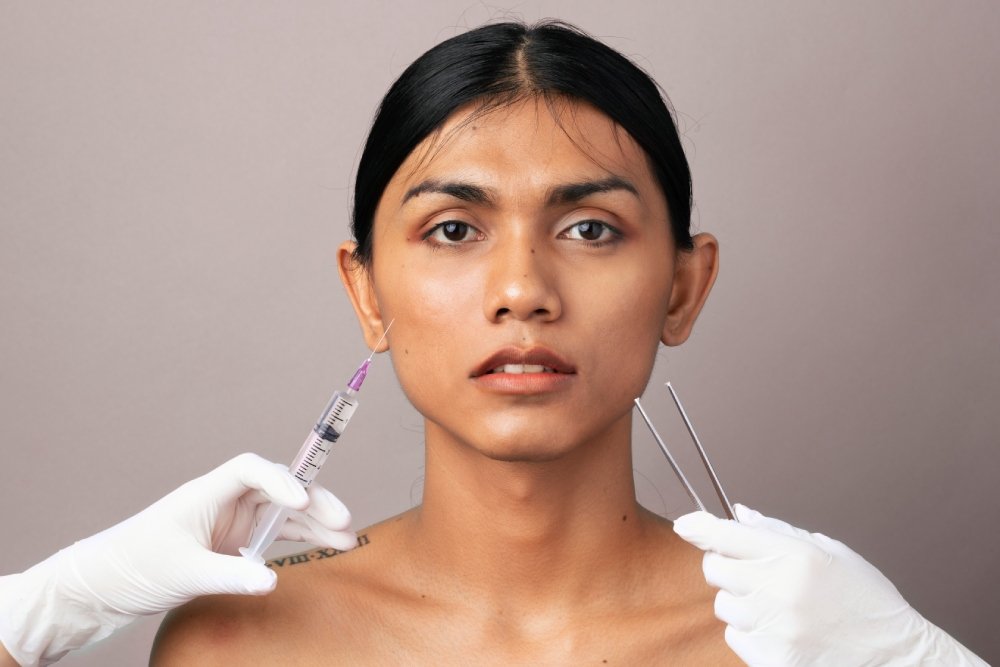 Improve hair shine and smoothness with Imperial Sheen in Delhi. This nourishing treatment repairs damage and leaves your hair soft, healthy, and glossy. Book today!